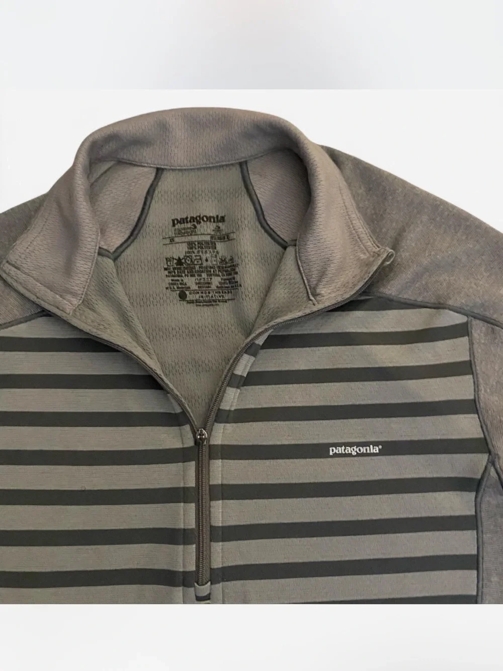 Patagonia Capilene 3 Men’s Gray and Black Striped Half-Zip Pullover Size XS